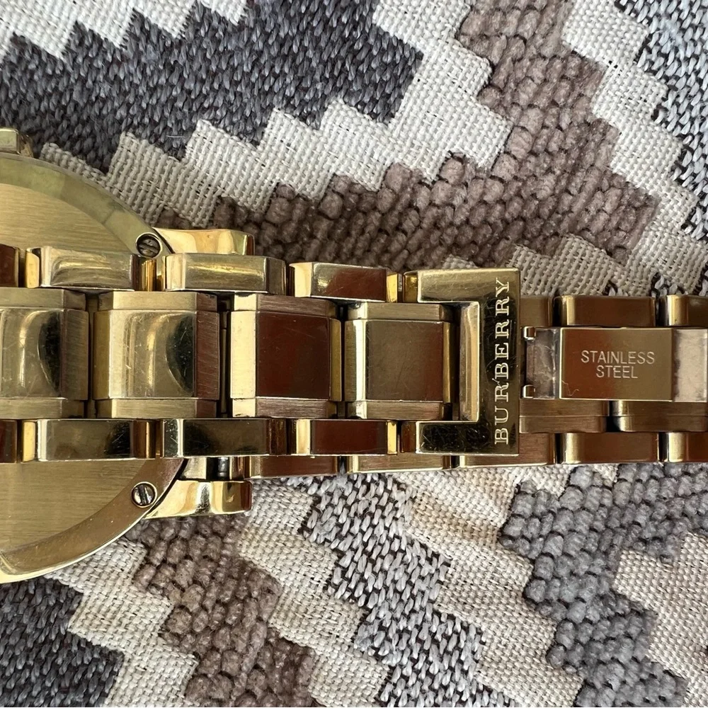 Burberry watch - Picture 5 of 7